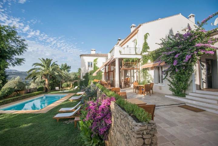 Casa rural con piscina para 3 personas, con piscina además de vistas y jardín en Ronda
