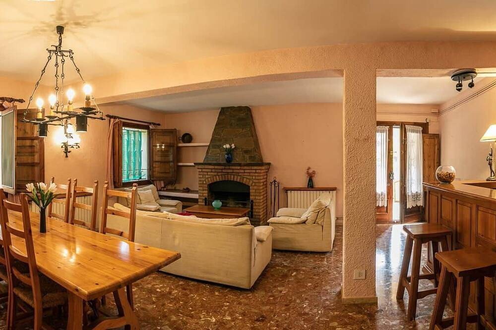 El Xalet del Priorat in Escaladei, La Morera de Montsant