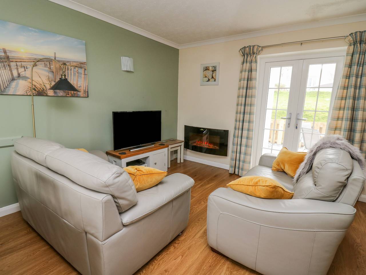 Oak Tree Cottage in Cardigan Bay