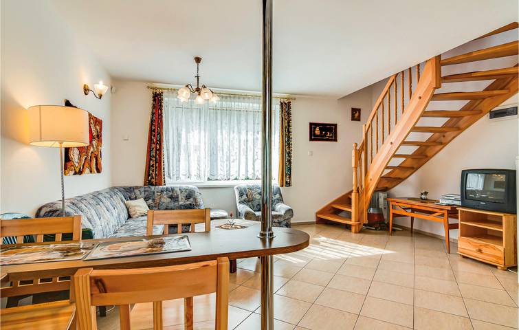 Ferienhaus für 5 Personen mit Terrasse in Mielno, Powiat Koszaliński