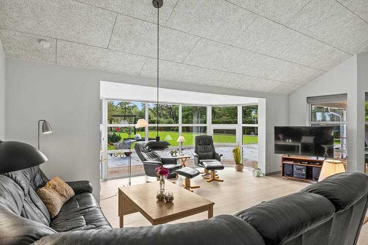 Schönes Ferienhaus mit Whirlpool, Sauna und großem Grundstück   in Kongsmark, Rømø