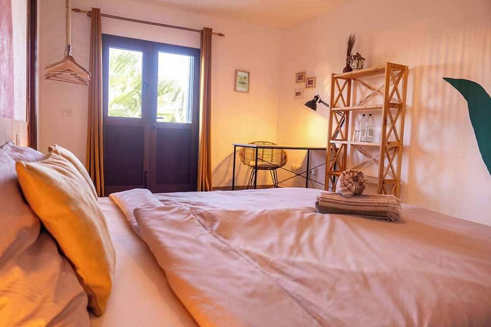 Co-Living at Casa Cocolores in Villaverde, La Oliva