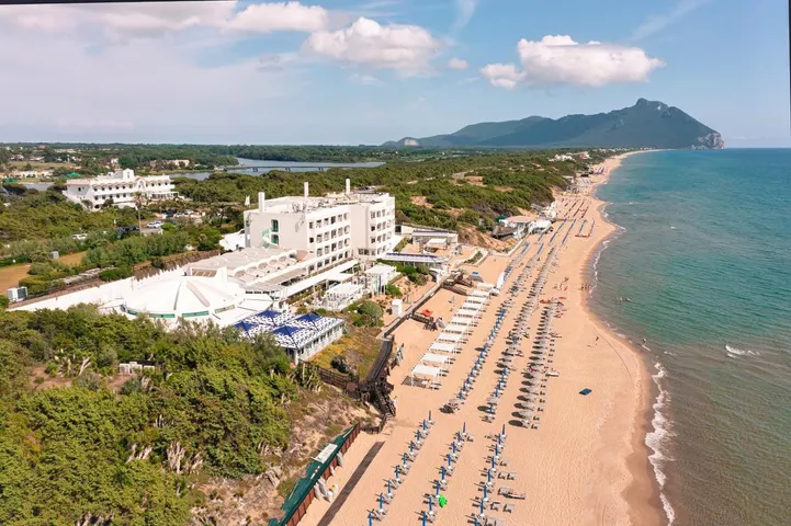 Hotel per 3 persone, con piscina e giardino nonché sauna e idromassaggio - 1