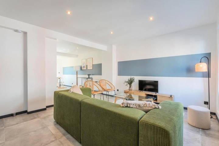 Gîte pour 8 personnes, avec jardin et terrasse à La Madeleine - 4