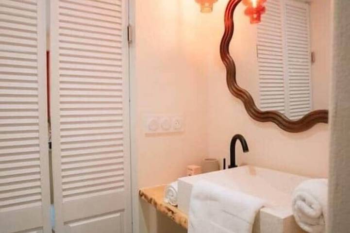 Appartement entier, Le jardin de Georges — 151 · Oasis privée en cœur de ville in Périgueux, Périgord Blanc
