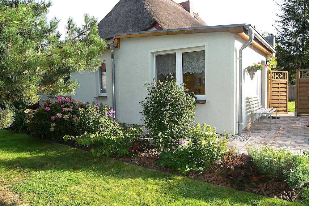 Apartment Krummin in a quiet location with terrace - vacation apartment on the ground floor in Krummin, Usedomer Norden