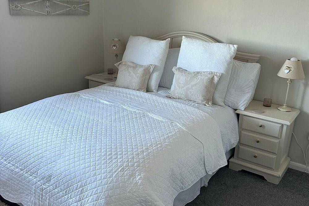 Peak District - 2 Beds - Sleeps 4 - Pet Friendly in Chesterfield, Derbyshire