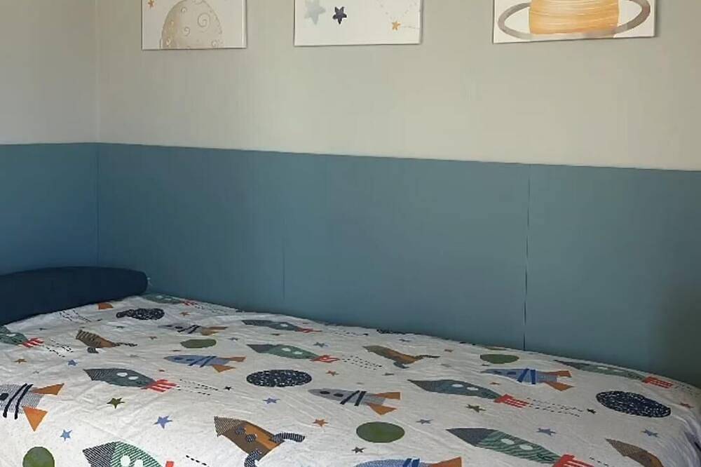 Ultra-Modern 5-Bed Luxury Chalet with Private Pool & Home Cinema 13 Min To Beach in San Juan de Alicante, Costa Blanca