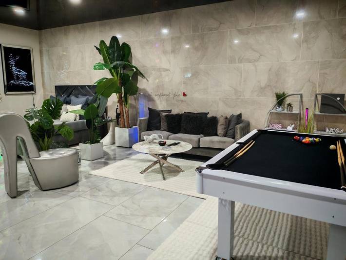 Gîte pour 2 personnes, avec jacuzzi et terrasse ainsi que piscine et sauna à Beaucroissant - 2