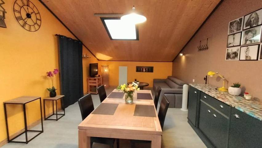 Gîte pour 4 personnes, avec vue et jardin, animaux acceptés à Locoal-Mendon