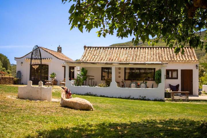Casa rural para 3 personas, con Terraza y Jardín además de Piscina y Vistas en Casares - 3
