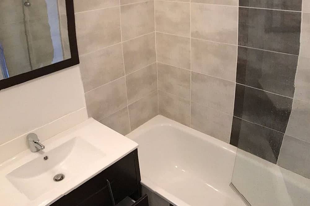 Appartement entier, Pavillon T3 avec Piscine, Spa et Salle de Sport près de la Plage - 6 Couchages in Latour-Bas-Elne, Côte d'Améthyste