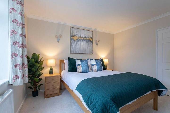 Apartamento entero, Confortable-Apartamento-Baño privado-Vista a la Calle in Cheltenham, Gloucestershire