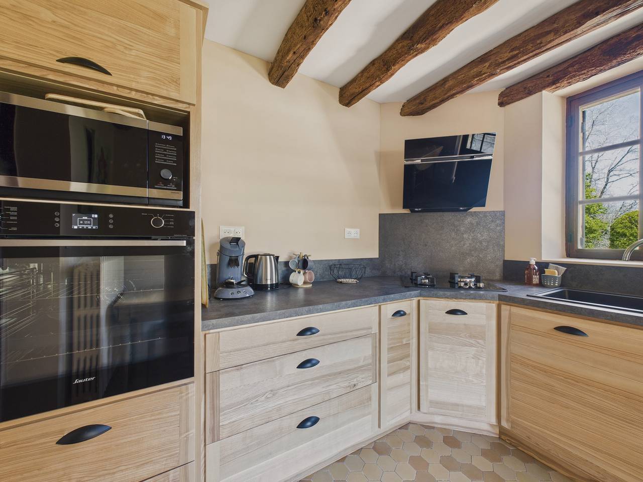 Jolie maison avec jacuzzi pour 8 personnes in Mauzens-et-Miremont, Périgord Blanc