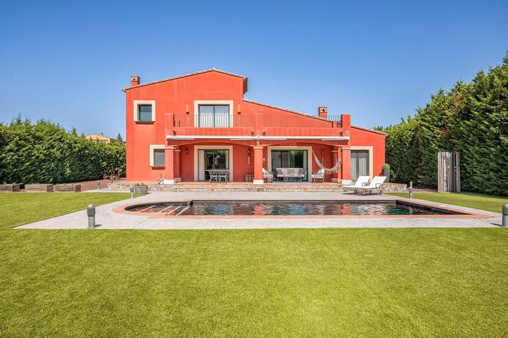 Casa rural para 8 personas, con Terraza además de Jardín y Piscina en Vilasacra