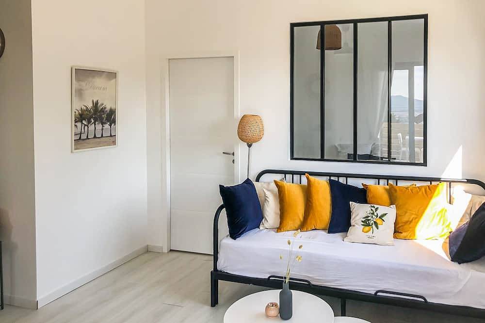 Appartement entier, Apartment sea view, swimming pool in La Cadière-d'Azur, Côte méditerranéenne (France)