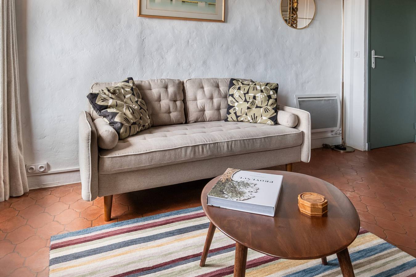 Apartamento entero, Apartamento 'Les 3 Vues' con vistas al mar y Wi-Fi in Tourrettes-sur-Loup, Region de Cannes