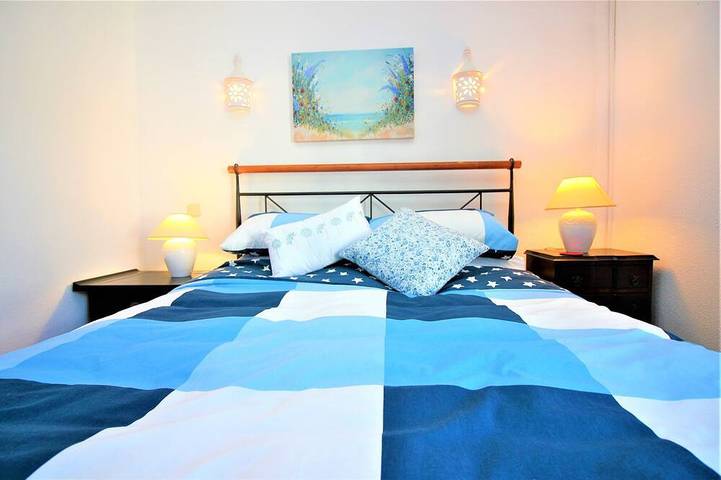 Ganze Wohnung, Schöne Wohnung mit drei Betten im Erdgeschoss Ideal für einen Familienurlaub in Alporchinhos (Atlantikküste), Porches