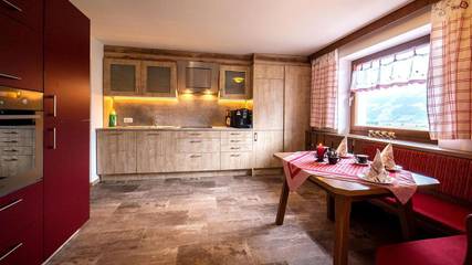 Ferienhaus für 10 Personen in Fügen, Ski-Optimal Hochzillertal, Bild 3