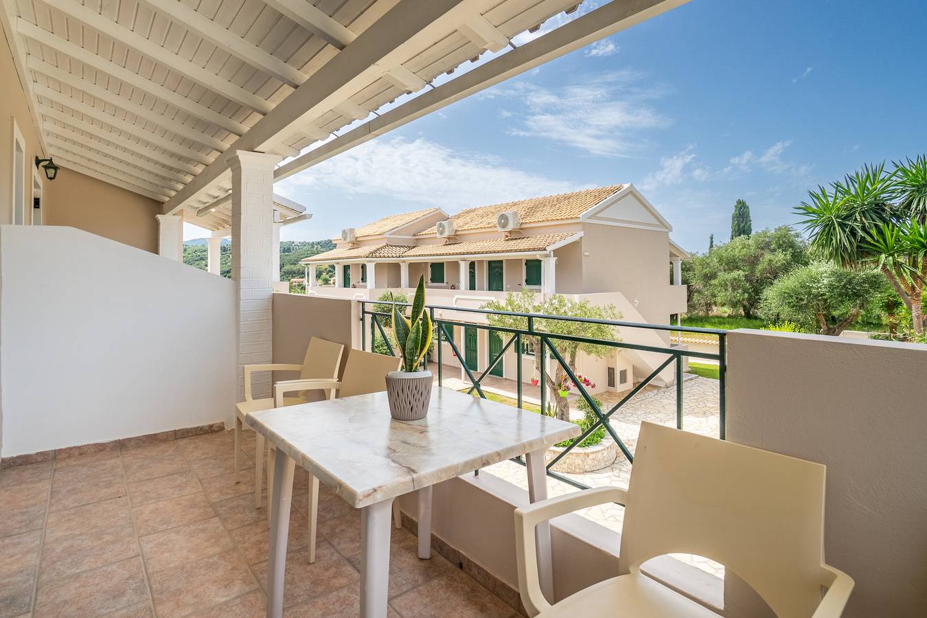 Ganze Wohnung, Ferienwohnung 'Standard Family 18' mit Gemeinschaftspool, Wi-Fi und Klimaanlage in Arillas Agiou Georgiou, Arillas