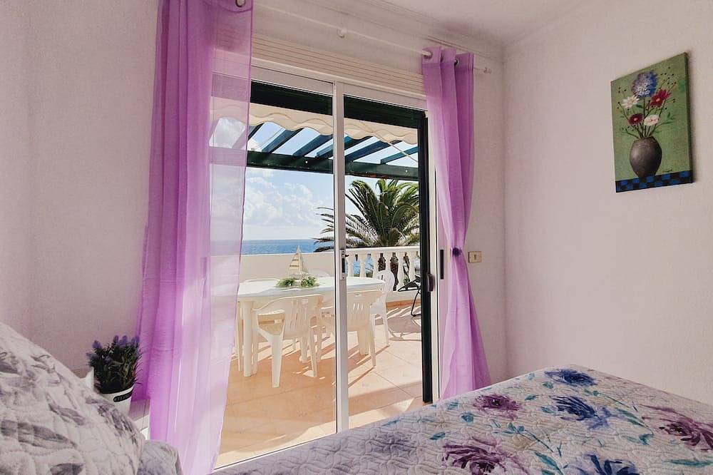 Ganze Wohnung, Two bedrooms Sea front apartment in Amarilla Golf in Las Adelfas, Amarilla Golf