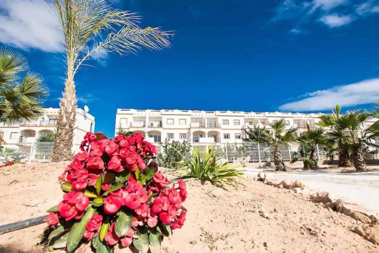 Hel lägenhet, Casa Flamingo Private Residence in Punta Prima (Alicante), Orihuela