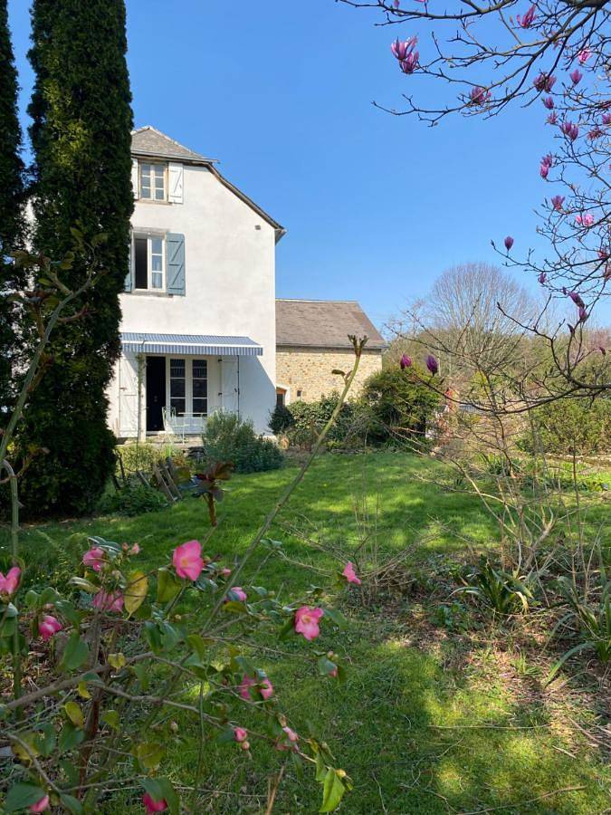Gîte pour 3 personnes, avec Terrasse ainsi que Jardin et Vue à Sainte-Colome