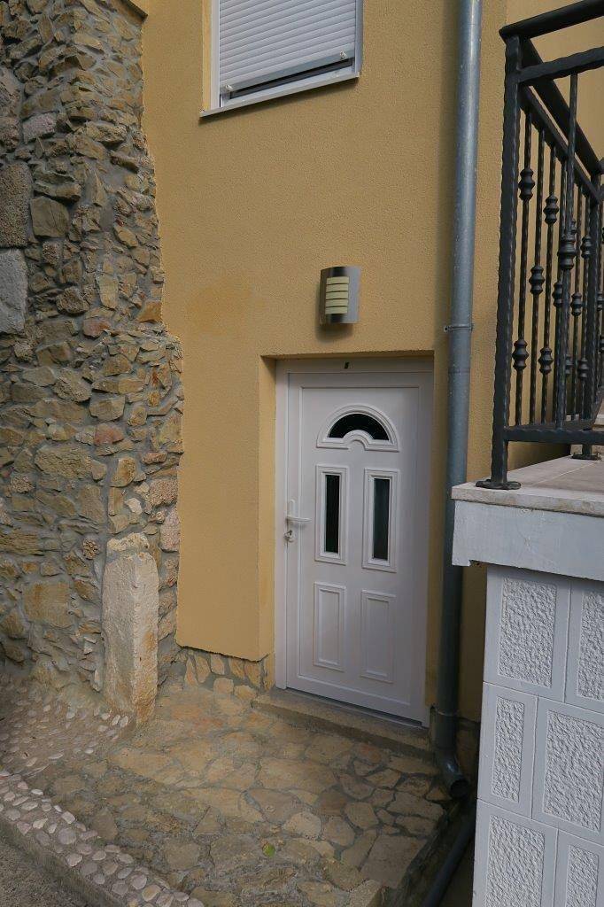 House in Baška with Private Parking in Baska, Krk (isla)