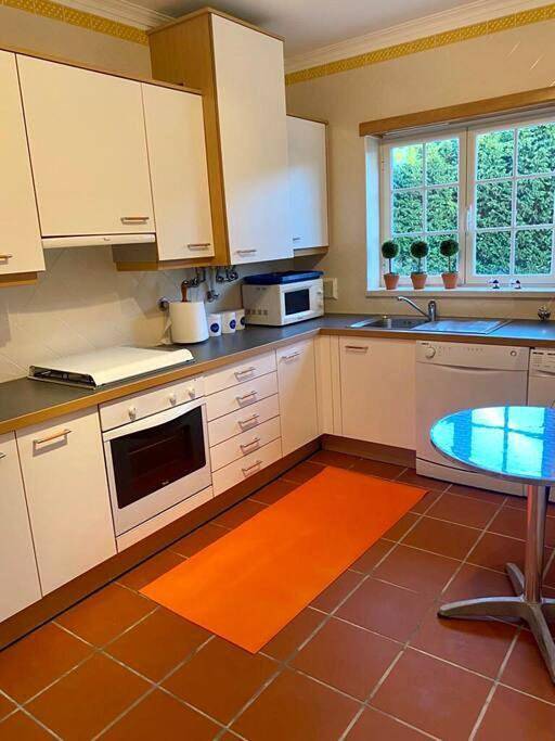 Apartamento inteiro, Three-Bedroom Apartment in Amoreira, Leiria distrito