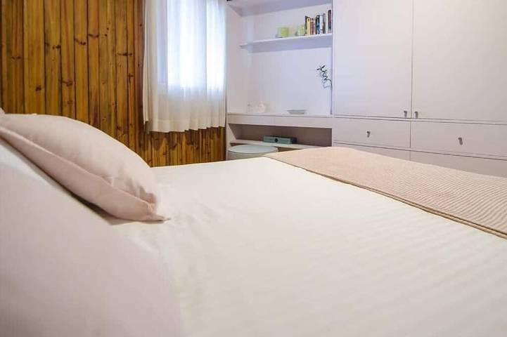 Gîte pour 9 personnes, avec jardin dans Melres - 2