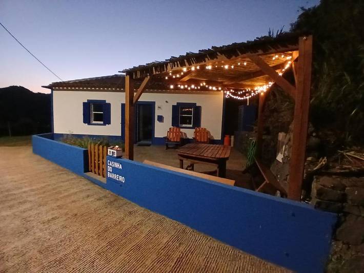 Casa de férias para 4 pessoas, com vista e jardim em Ilha de Santa Maria