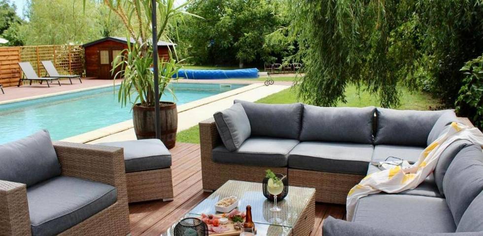Maison d’hôte pour 3 personnes, avec Terrasse et Jardin ainsi que Piscine et Vue