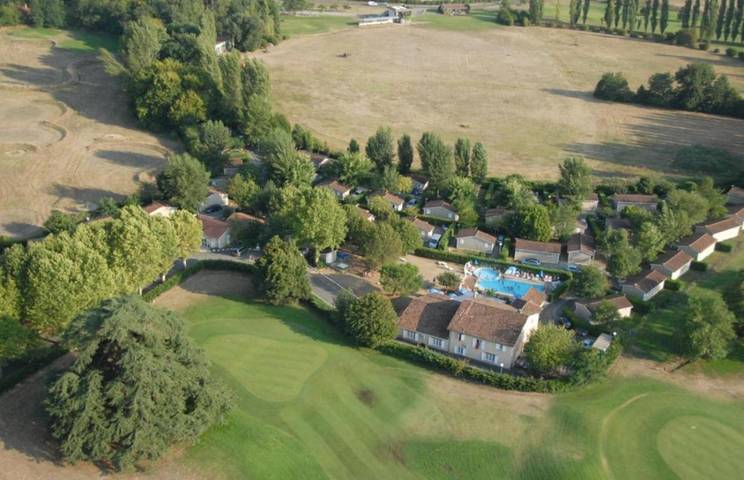 Location de vacances pour 11 personnes dans Base de loisirs d'Aiguelèze