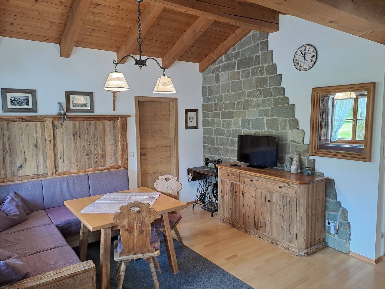 Apartamento entero, Apartamento 'Wank' con vistas a la montaña, balcón y Wi-Fi in Garmisch-Partenkirchen, Alpes Bávaros