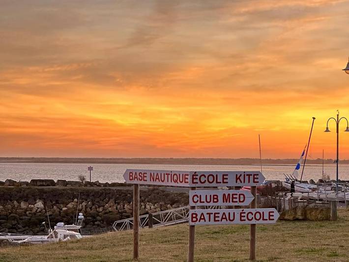 Location de vacances pour 5 personnes, avec terrasse dans Office De Tourisme Des Mathes La Palmyre - 3