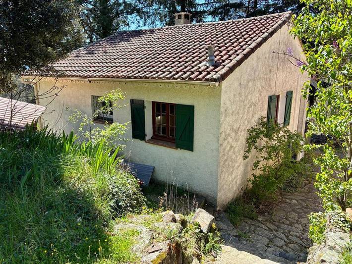 Gîte pour 4 personnes, avec vue et jardin à Saint-Martial