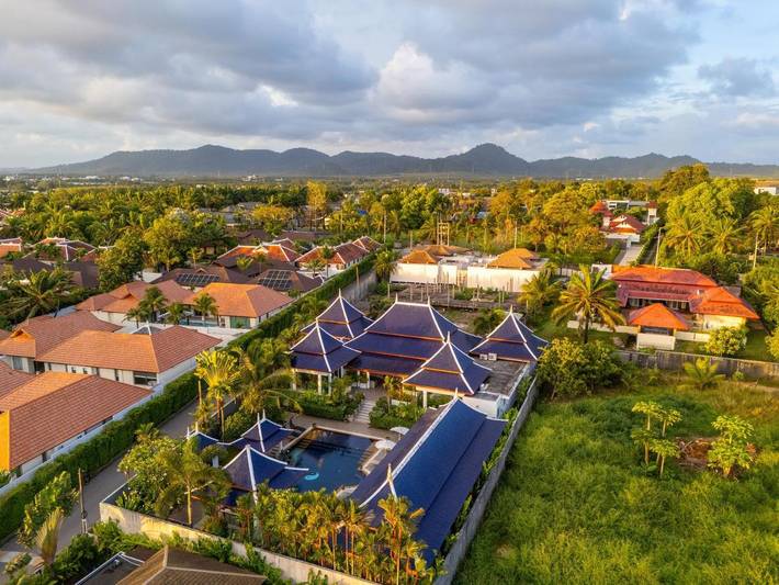 Chalet para 20 personas, con vistas además de jardín y piscina, Se admiten mascotas - 1