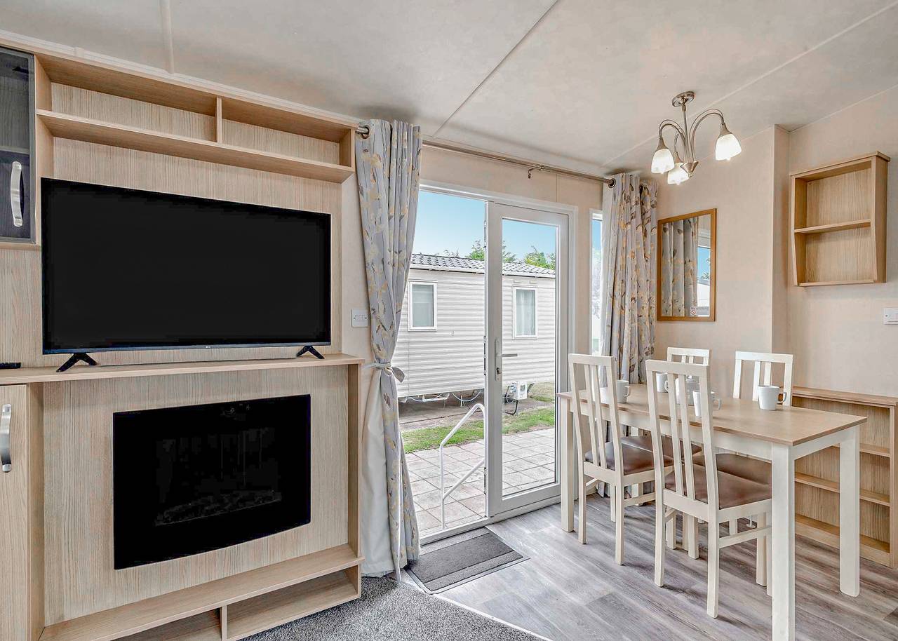 Gold Premium Caravan with parking & decking in Great Yarmouth, The Broads