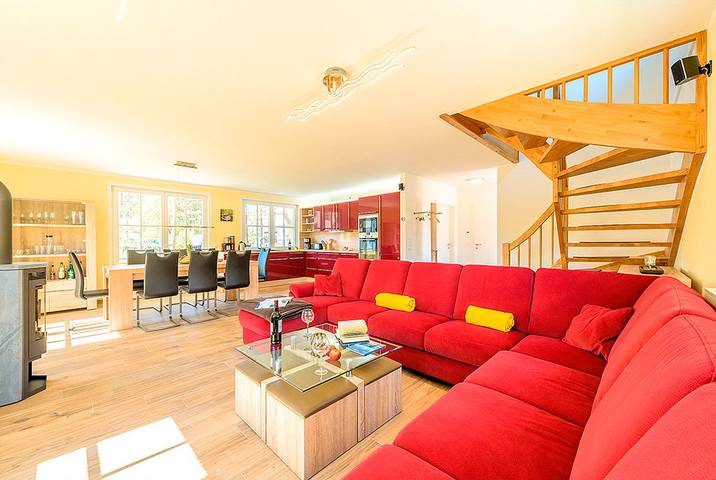 Holiday home for 8 people with terrace in Ostseebad Glowe, Glowe