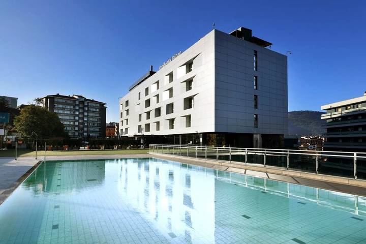 Hotel für 4 Personen, mit Sauna und Terrasse sowie Pool in Bilbao