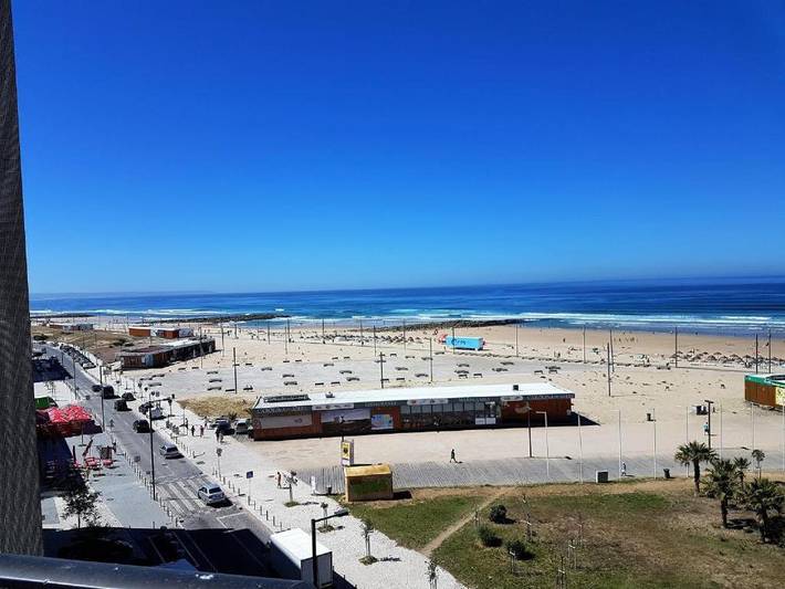 Maison d’hôte pour 2 personnes, avec Balcon et Terrasse ainsi que Piscine et Vue à Costa da Caparica