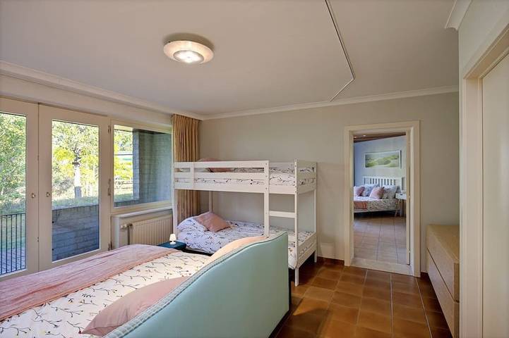 Zonnige Vakantiewoning in rustige omgeving met grote privétuin in Koksijde, Costa de Bélgica