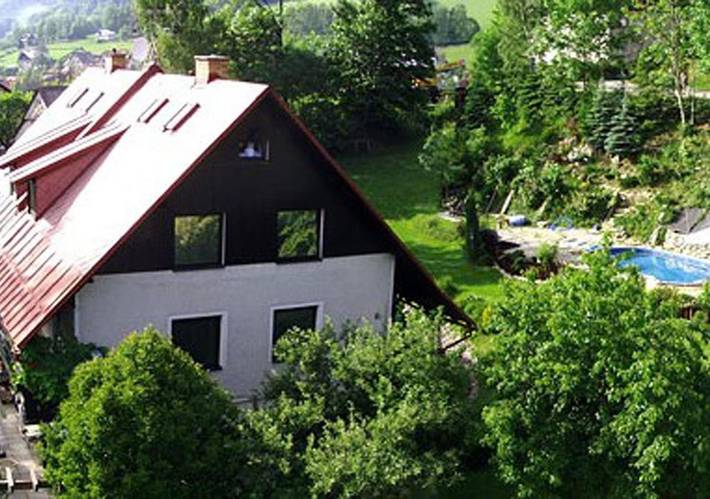 Dom dla 16 osób, z basen i taras oraz ogród i sauna, zwierzęta dozwolone w Rokytnice nad Jizerou