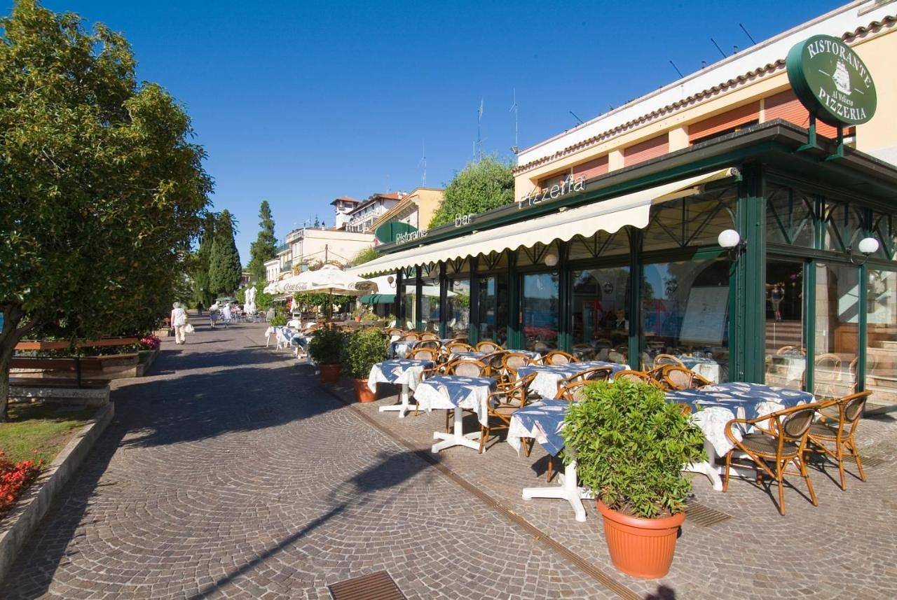 Camere Al Veliero in Spiaggia Rimbalzello (Salò), Gardone Riviera