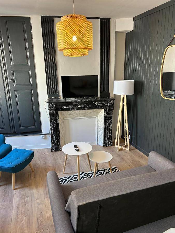 Appartement entier, One-Bedroom Apartment in Langeac, Haute-Loire