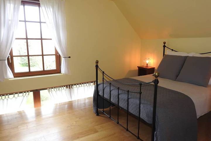 Gîte pour 4 personnes, avec terrasse et jardin à Bazouges-la-Pérouse - 2