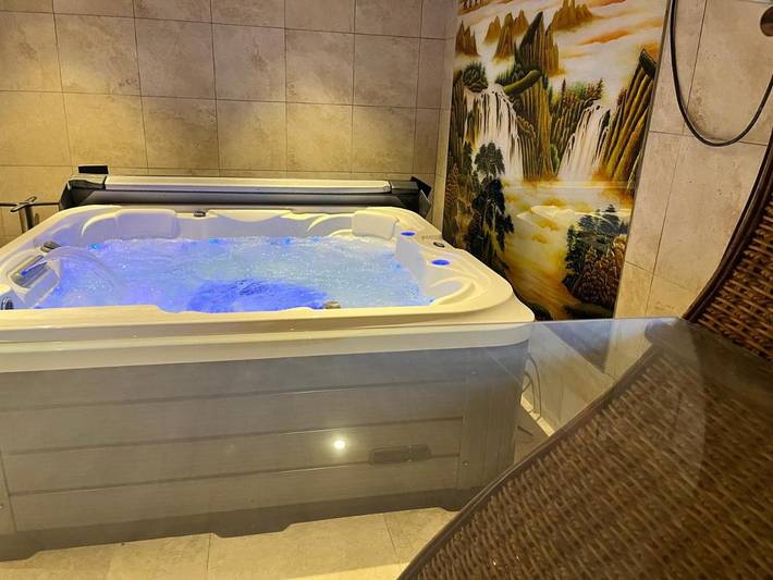 Location de vacances pour 33 personnes, avec terrasse et jacuzzi à Cosqueville - 2