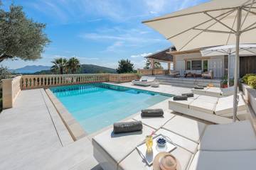 Villa in Pollença, Serra de Tramuntana für 12 