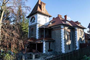 Gîte pour 19 personnes, avec jardin, animaux acceptés à Sinaia