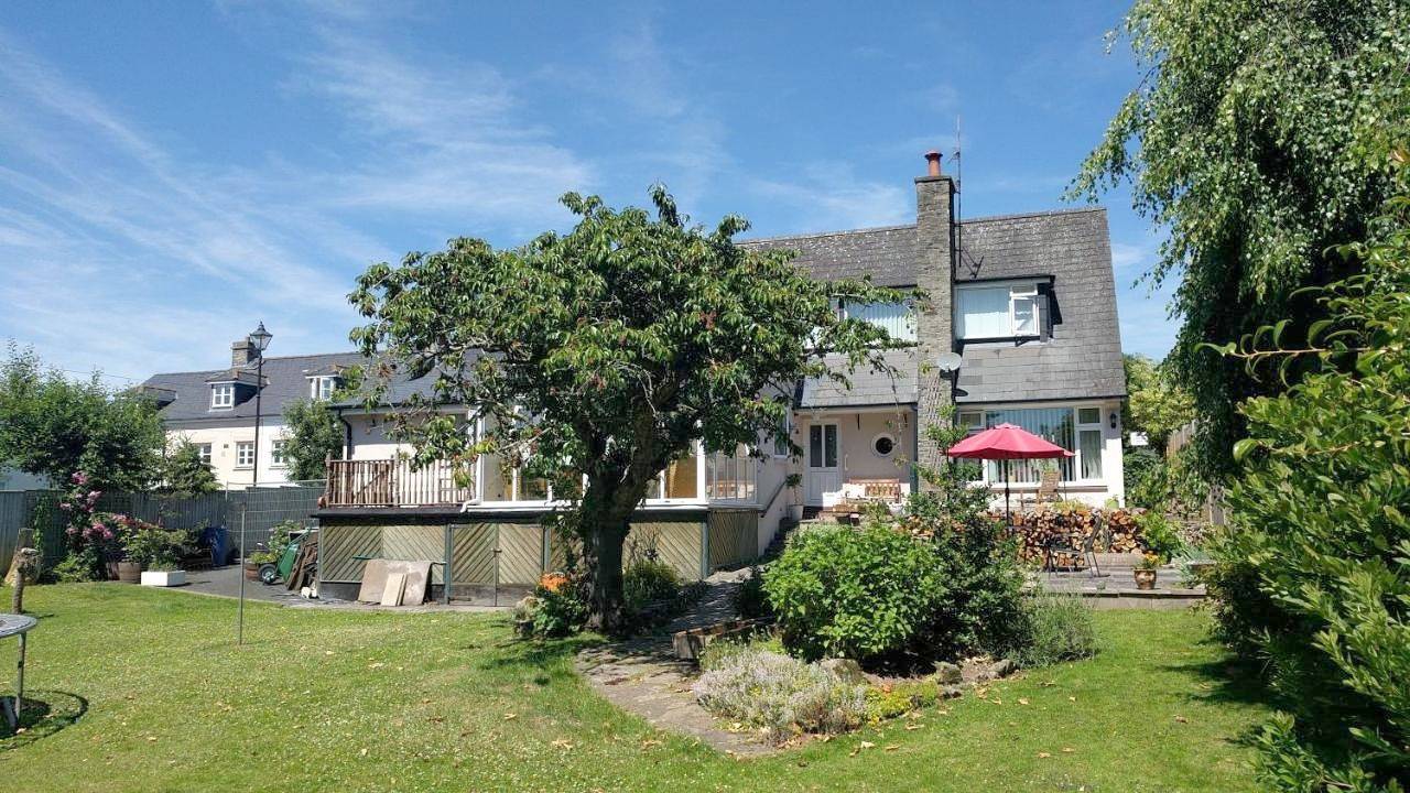 Double Room with Private Bathroom in Hay-on-Wye, Brecon Beacons